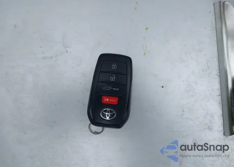 2024 Toyota Grand Highlander Xle z USA, uszkodzony, nr VIN 5TDAAAB51RS052666